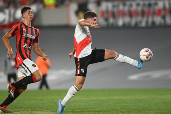 River brilló y goleó a Patronato con un Julián Álvarez imparable