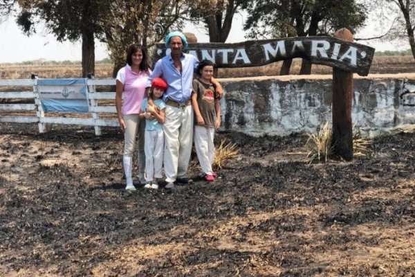 Se les incendió todo y hacen una rifa para alimentar a sus caballos