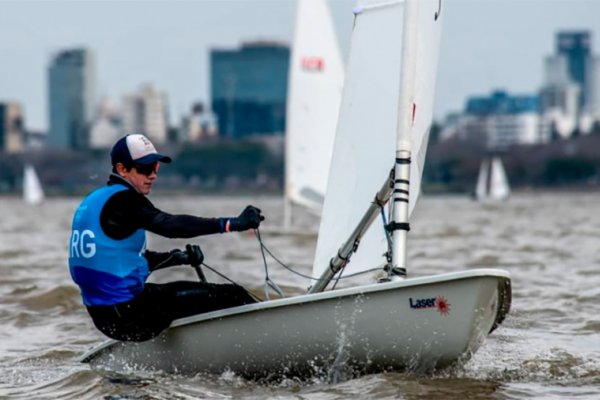 Cardozo ganó medalla de plata en clase Ilca 7 de vela y Francisco Renna oro en Ilca 6