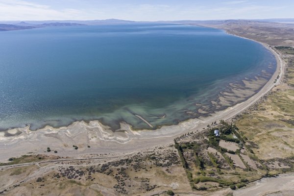 Evalúan instalar plantas desalinizadoras de agua de mar para paliar la crisis hídrica