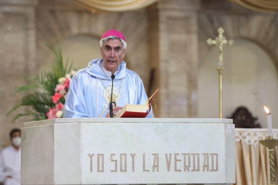 El Obispo Larregain pidió rezar el rosario en defensa de la vida