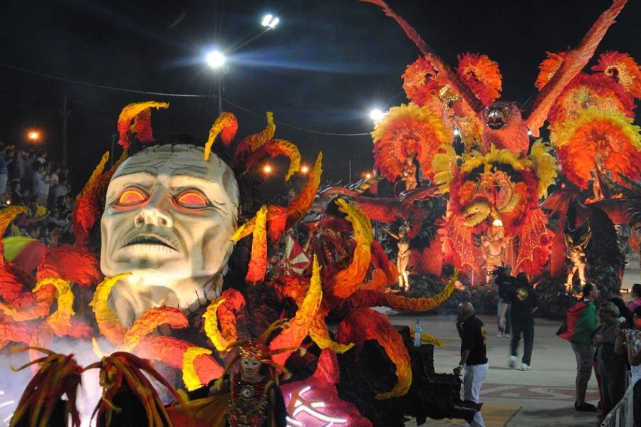 Corrientes: En plena crisis por los incendios el Gobierno creó Fondo Especial de $140 millones para carnavales