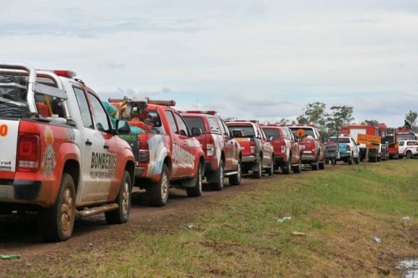 Luego de intensa lucha contra el fuego, bomberos empezaron a dejar Corrientes