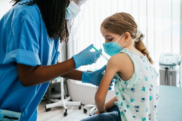 La vacuna Pfizer/BioNTech es menos efectiva en niños entre 5 y 11 años