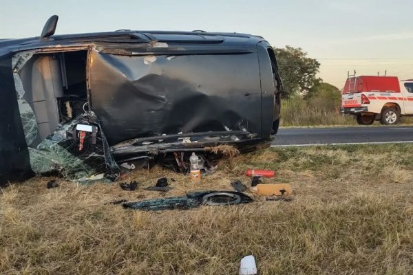 Impactante choque sobre Ruta 12 dejó al menos un herido