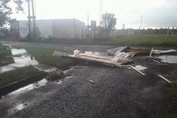 Una tormenta ocasionó destrozos en Ituzaingó