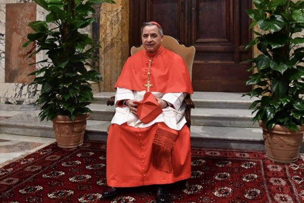 El Vaticano interrogará al cardenal acusado de malversación de fondos