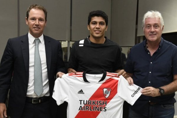 Robert Rojas extendió su contrato con una cláusula millonaria