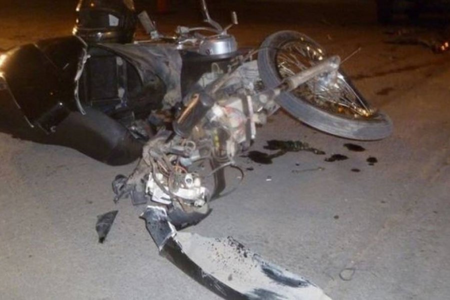 Motociclista murió tras chocar contra un camión