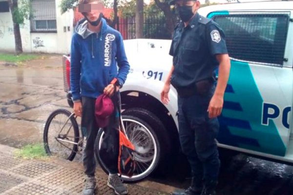 Un chico de 14 años se fugó de su casa para vivir con una mujer mayor de edad