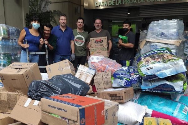 Emotiva entrega de las donaciones para ayudar a la provincia de Corrientes