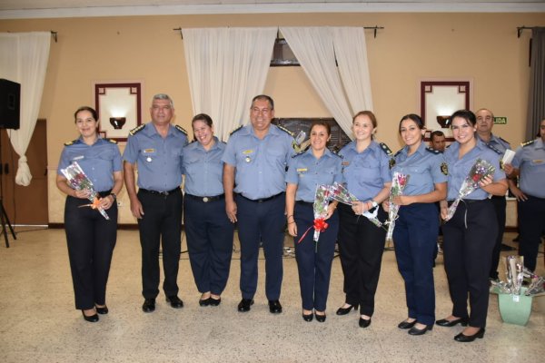 La Policía de Corrientes realizó un homenaje a las mujeres de la fuerza