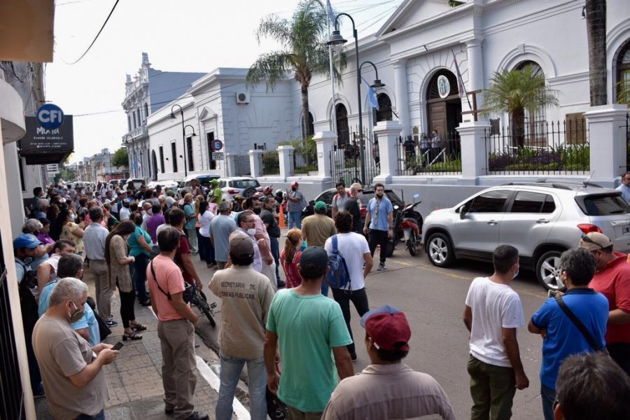Corrientes: Gran movilización de municipales por mejoras salariales