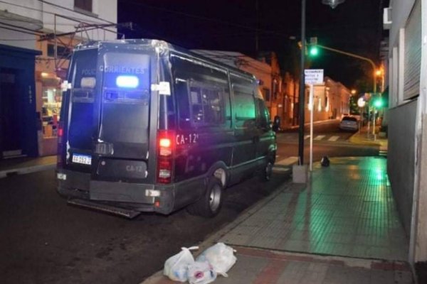 Motochorros arrebataron a la esposa de un ministro de la Provincia