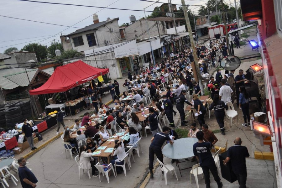 Bomberos bonaerenses realizaron un bingo solidario por Corrientes