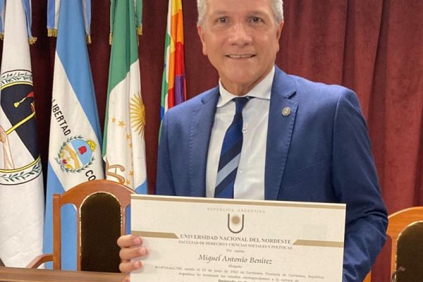 Reconocimiento al doctor Miguel Antonio Benítez