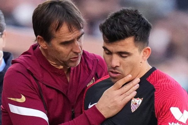 Marcos Acuña salió lesionado en el empate del Sevilla