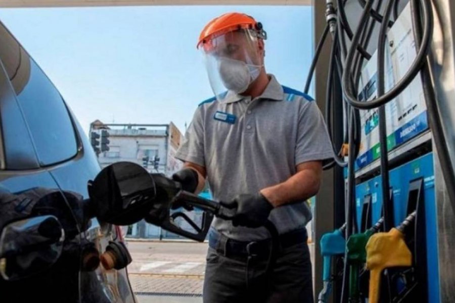 YPF aumentó este lunes entre 9,5% y 11,5% el precio de sus combustibles