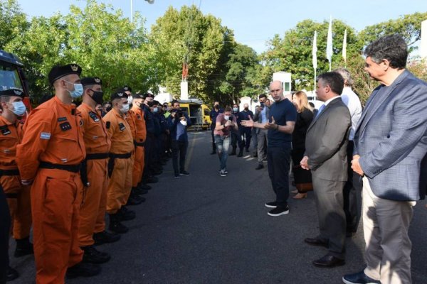 Reconocieron a bomberos que colaboraron con los incendios en Corrientes