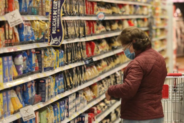 La inflación sería del 7 % en agosto y estiman que 2022 cerraría con el 100 %