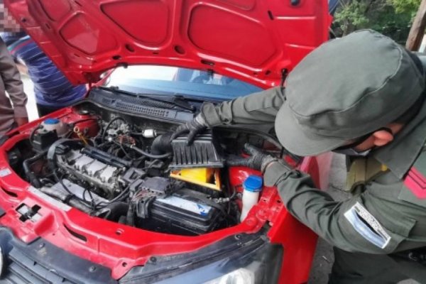 Quisieron ingresar a Chaco con 3 kilos de cocaína ocultos en el filtro del aire del auto