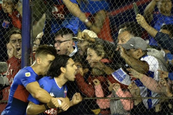 Tigre aplastó a Platense y se quedó con el clásico