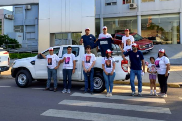 Bomberos Voluntarios de Berón de Astrada recibieron la camioneta que consiguió Santi Maratea