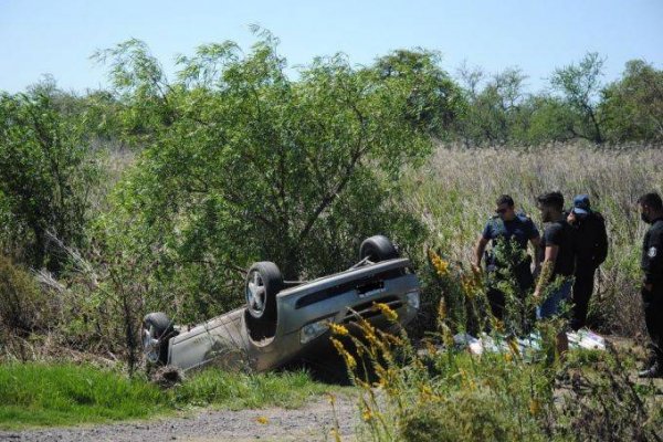 Despiste y vuelco de un auto por ruta 119