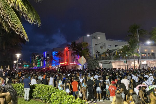 Miami Beach impuso un toque de queda por disturbios durante las vacaciones de primavera