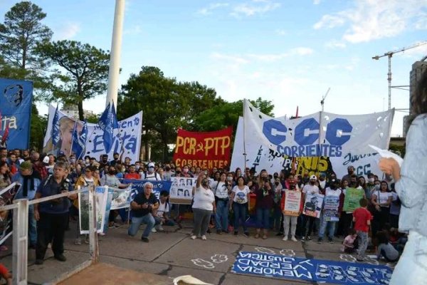 Organizaciones sociales marcharon hacia el antiguo regimiento