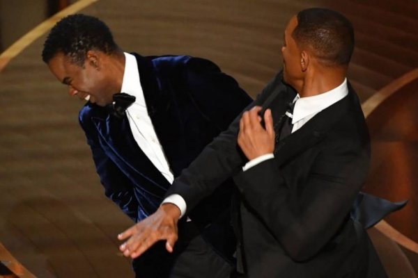 Escándalo en los Oscar: Will Smith golpeó a Chris Rock durante la presentación de una de las ternas