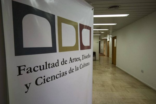 Tras repudio de los estudiantes, condenado por femicidio cursará virtual