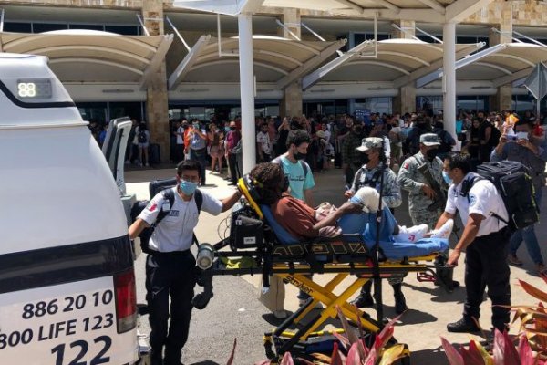 Pánico en el aeropuerto de Cancún por presuntos disparos