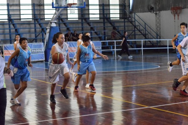 Crece el básquet femenino del Regatas