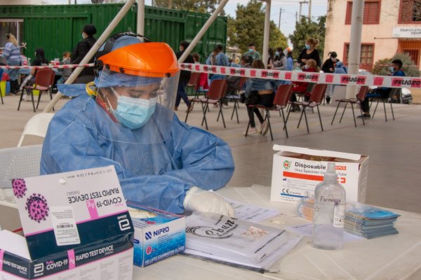 Coronavirus: Córdoba cerrará centros de vacunación y testeos por la baja de casos