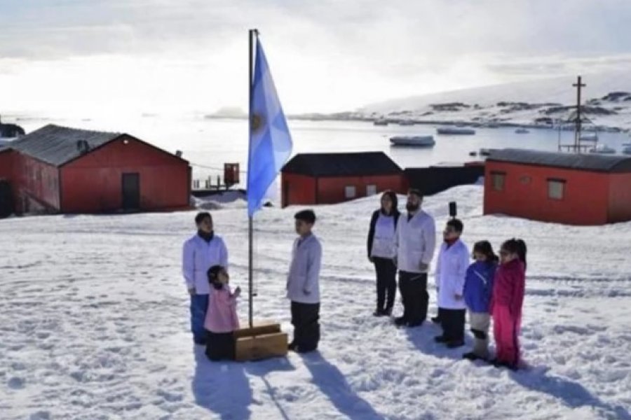 Reabrió la única escuela de la Antártida, con un correntino y una jujeña como docentes