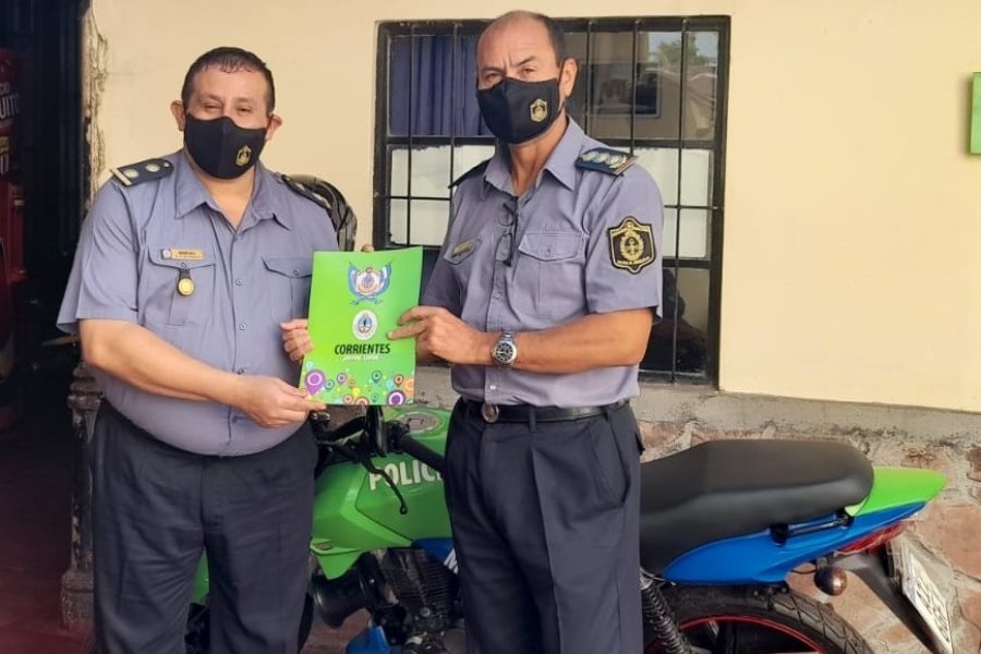Seguridad: Entregaron una moto para la Comisaría de San Cosme