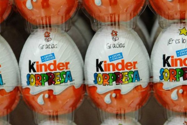 Retiran huevos Kinder por posible vínculo con la bacteria salmonella