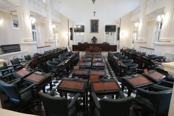 Senadores extenderán el debate