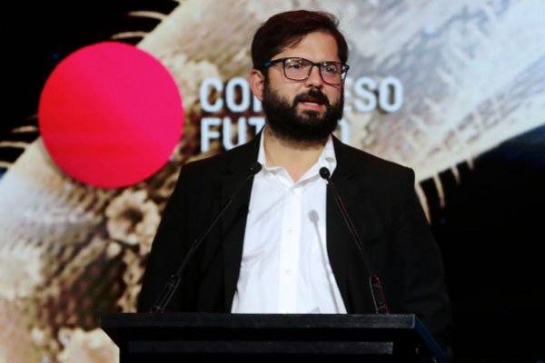 Gabriel Boric cumple un mes en el gobierno con una fuerte autocrítica