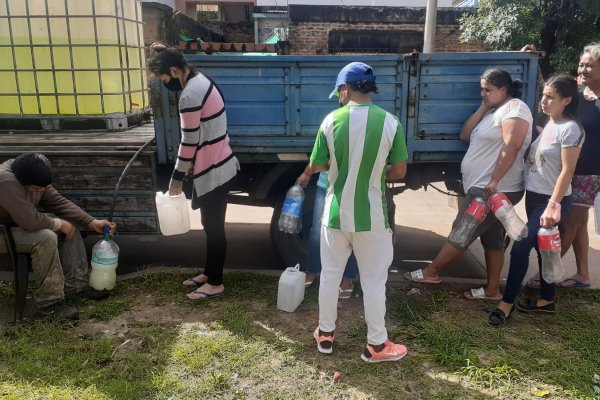 Entrega de lavandina y barbijos en dos barrios de la Capital