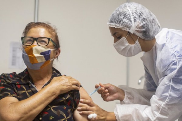 Comenzó a aplicarse la cuarta dosis contra el coronavirus en Buenos Aires