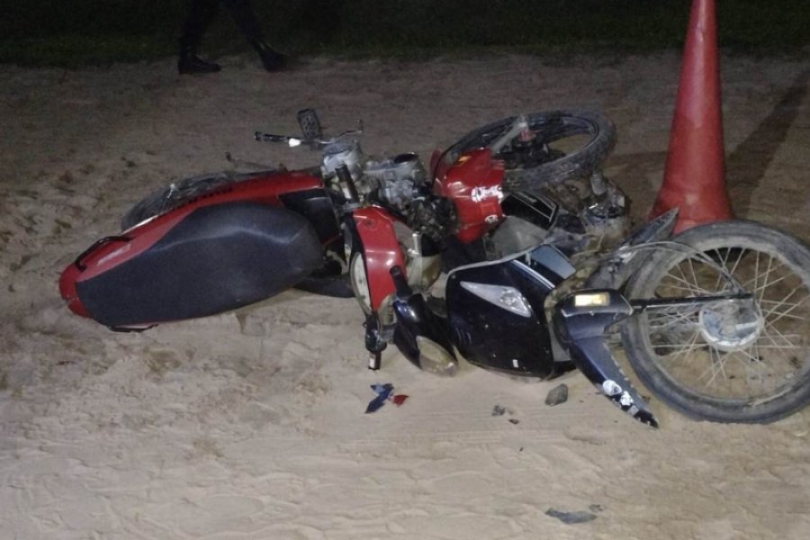Choque de dos motos dejó a un joven gravemente herido