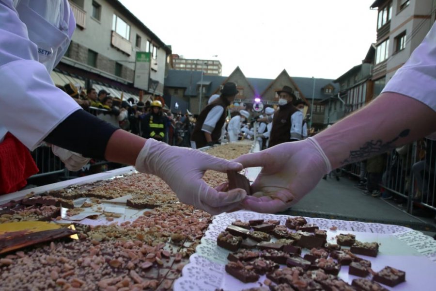 Bariloche tiene la barra de chocolate "más larga del mundo"