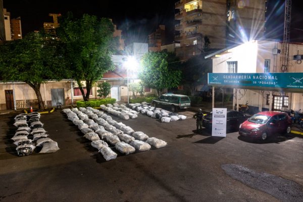 Secuestraron más de 4 mil pares de zapatillas importadas en una ruta de Corrientes