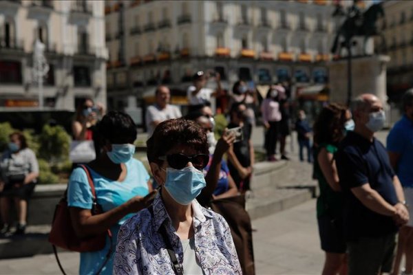 España elimina casi por completo el uso del barbijo