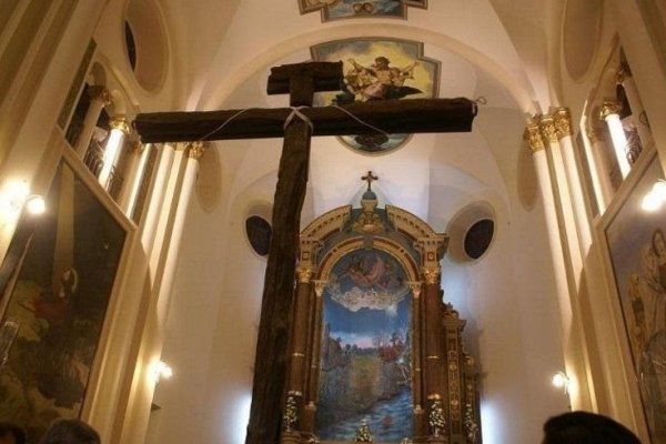 Invitan a la novena de la Cruz de los Milagros