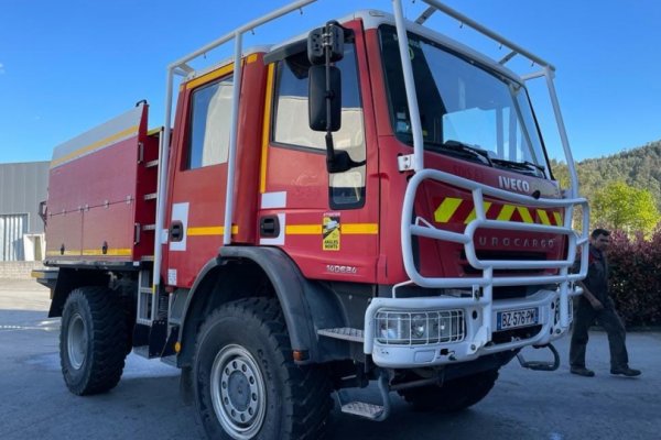 Donan una autobomba a bomberos voluntarios de Curuzú Cuatiá