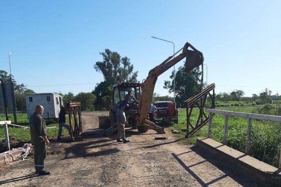 Corrientes: Restablecen tránsito sobre Ruta provincial 13 tras colocar puente