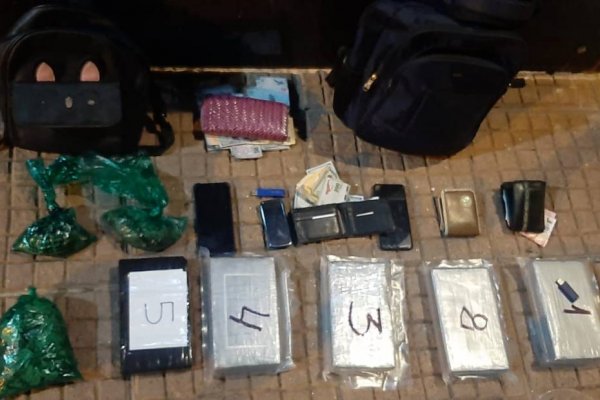Salteños con cocaína en Corrientes: en el hotel encontraron dinero y más droga